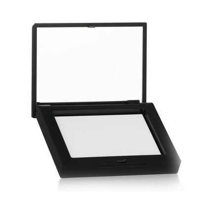 NARS Lichtreflektierendes gepresstes Fixierpuder – Crystal (durchscheinend) 10 g/0,35 oz